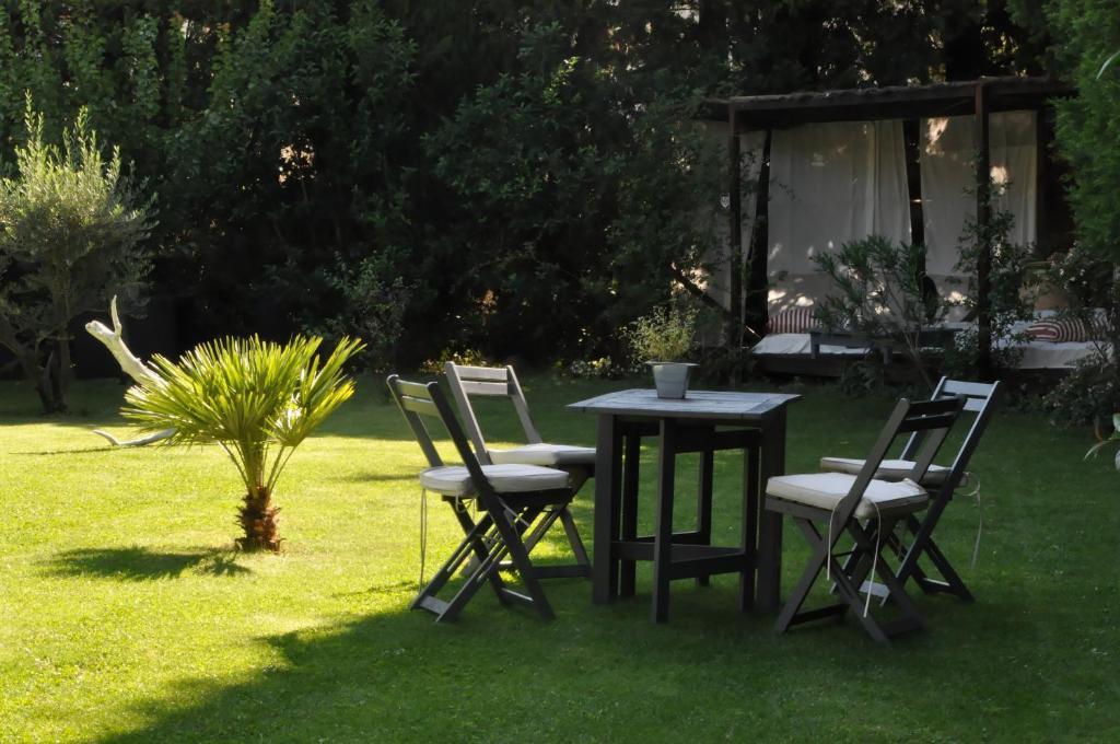 La Demeure Bed & Breakfast Eyguieres Ngoại thất bức ảnh