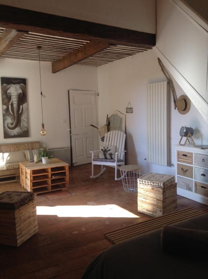 La Demeure Bed & Breakfast Eyguieres Ngoại thất bức ảnh