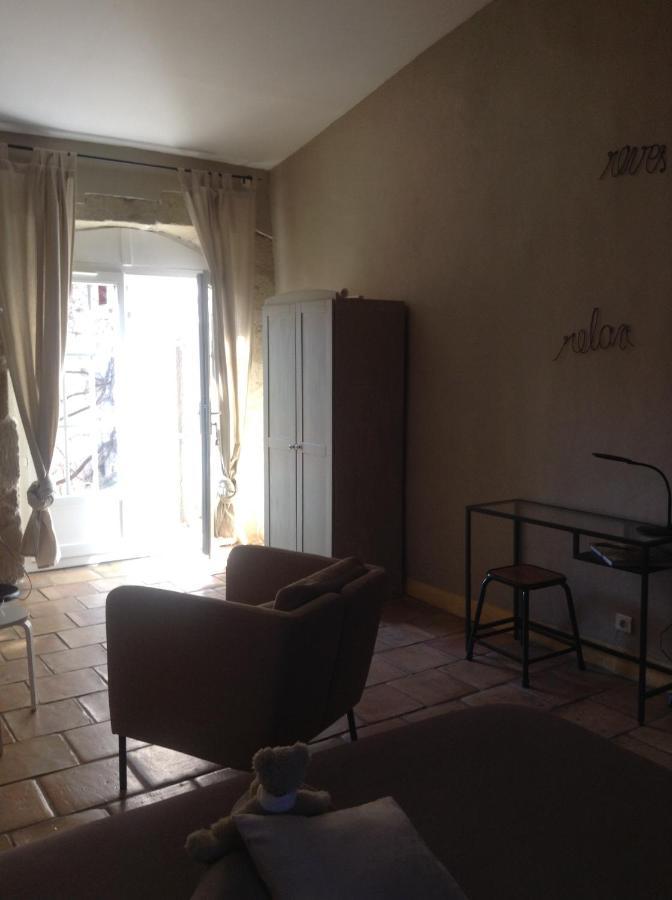 La Demeure Bed & Breakfast Eyguieres Ngoại thất bức ảnh